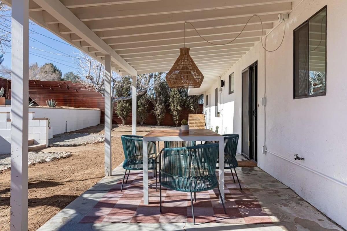 Joshua Tree - Le Tout Petit W Hot Tub Exterior photo