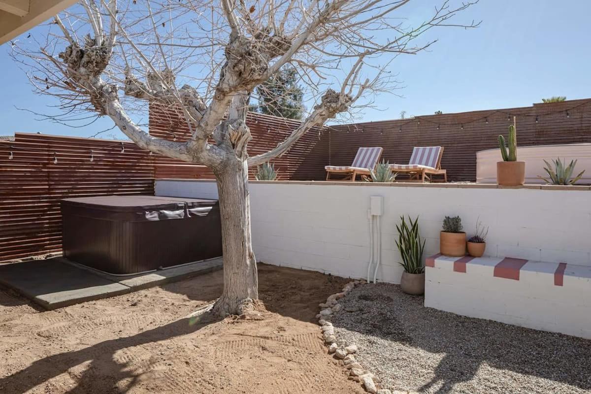 Joshua Tree - Le Tout Petit W Hot Tub Exterior photo